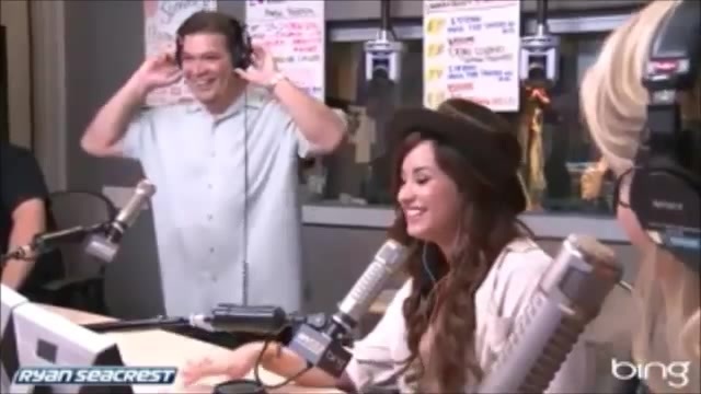 Demi Lovato\'s Interview with Ryan Seacrest -Skyscraper premier [Full] 2879 - Demilu Interview with Ryan Seacrest -Skyscraper premier Part oo5