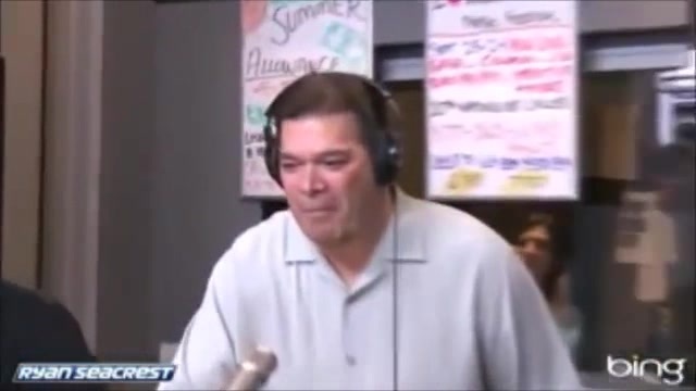 Demi Lovato\'s Interview with Ryan Seacrest -Skyscraper premier [Full] 2912