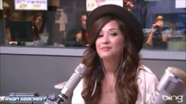 Demi Lovato\'s Interview with Ryan Seacrest -Skyscraper premier [Full] 2484