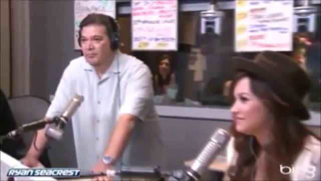 Demi Lovato\'s Interview with Ryan Seacrest -Skyscraper premier [Full] 3000