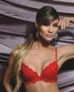 41266728_ZLQSFKGZE - poze cu paula murales celina martinez paz