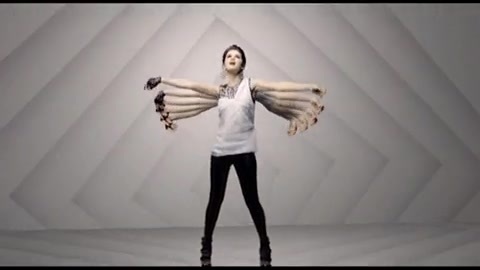 Selena Gomez & The Scene - Naturally 342