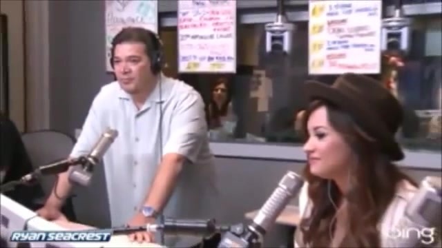 Demi Lovato\'s Interview with Ryan Seacrest -Skyscraper premier [Full] 3001