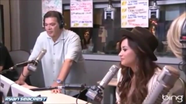 Demi Lovato\'s Interview with Ryan Seacrest -Skyscraper premier [Full] 3005