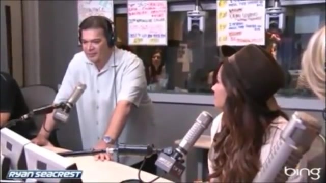Demi Lovato\'s Interview with Ryan Seacrest -Skyscraper premier [Full] 3010