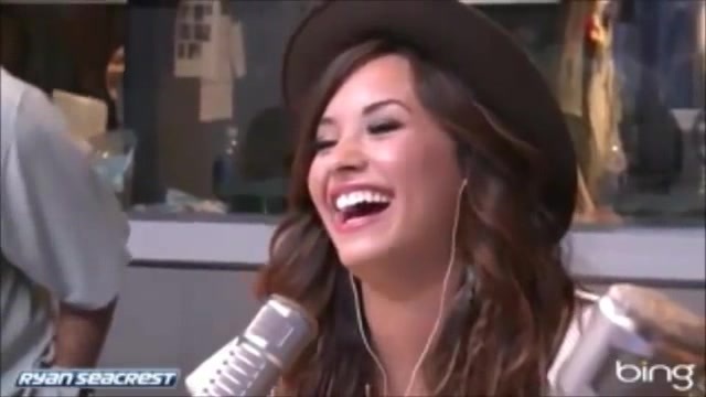 Demi Lovato\'s Interview with Ryan Seacrest -Skyscraper premier [Full] 3107