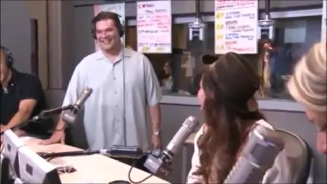 Demi Lovato\'s Interview with Ryan Seacrest -Skyscraper premier [Full] 3158 - Demilu Interview with Ryan Seacrest -Skyscraper premier Part oo6