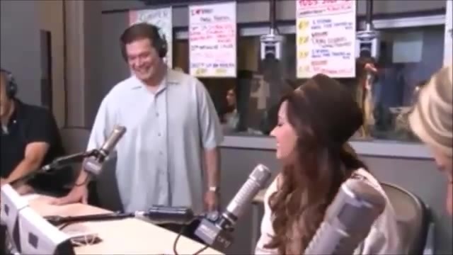 Demi Lovato\'s Interview with Ryan Seacrest -Skyscraper premier [Full] 3159 - Demilu Interview with Ryan Seacrest -Skyscraper premier Part oo6