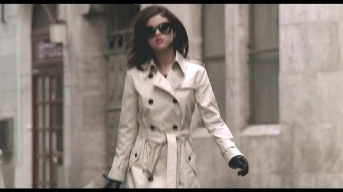 Selena Gomez & The Scene - Round & Round 045