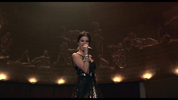 Selena Gomez & The Scene - Round & Round 058