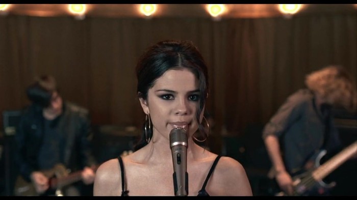 Selena Gomez & The Scene - Round & Round 083