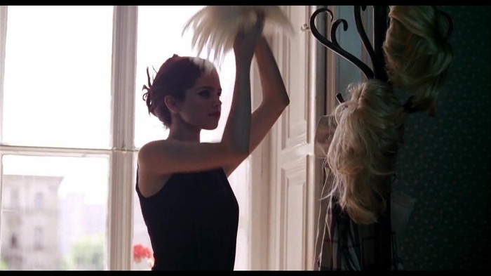 Selena Gomez & The Scene - Round & Round 106