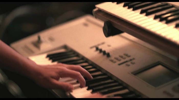 Selena Gomez & The Scene - Round & Round 108