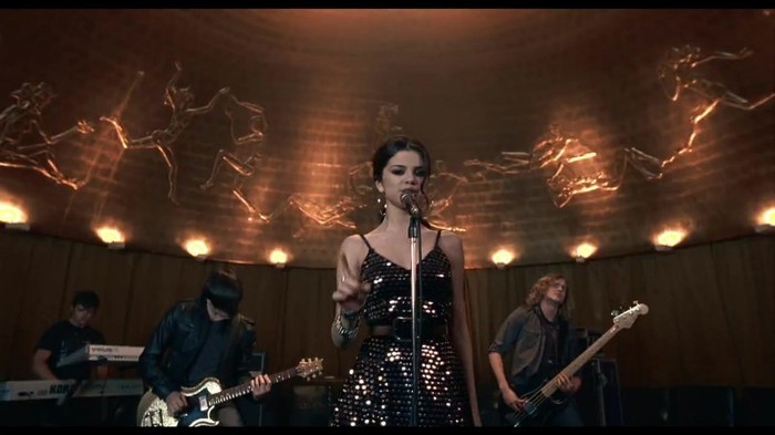 Selena Gomez & The Scene - Round & Round 119