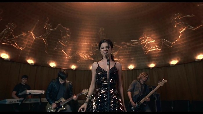 Selena Gomez & The Scene - Round & Round 120