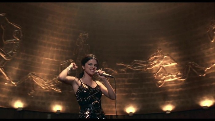 Selena Gomez & The Scene - Round & Round 167