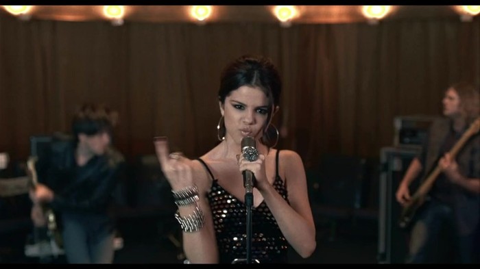 Selena Gomez & The Scene - Round & Round 170