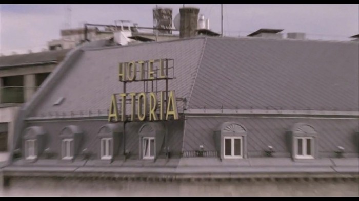 Selena Gomez & The Scene - Round & Round 180