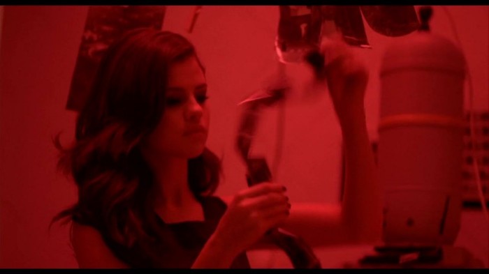 Selena Gomez & The Scene - Round & Round 227