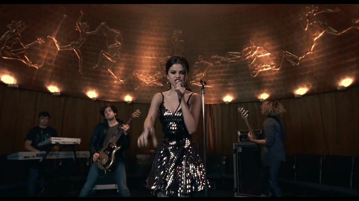 Selena Gomez & The Scene - Round & Round 254