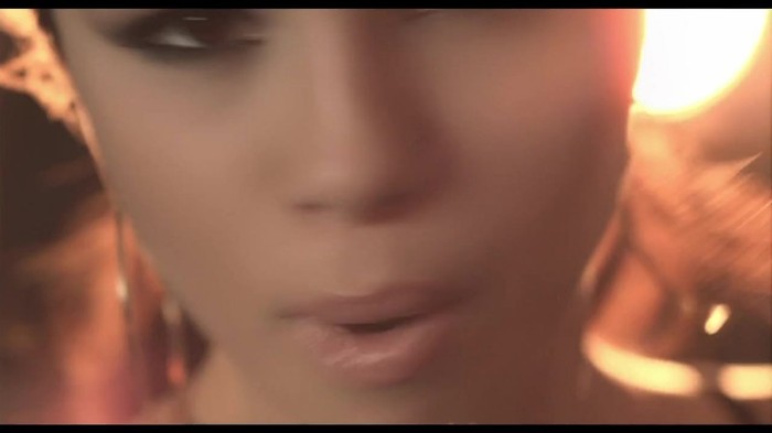 Selena Gomez & The Scene - Round & Round 330