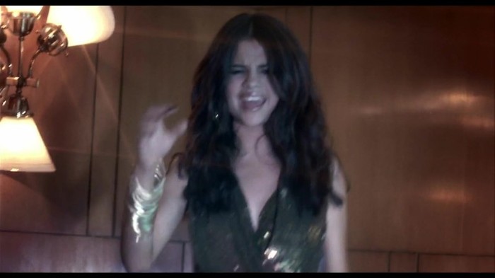 Selena Gomez & The Scene - Round & Round 363