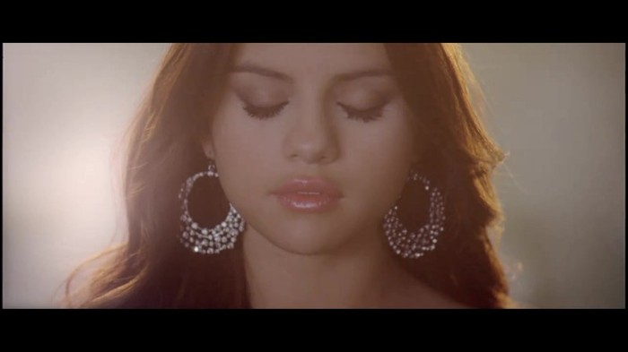 Selena Gomez & The Scene - Who Says 006