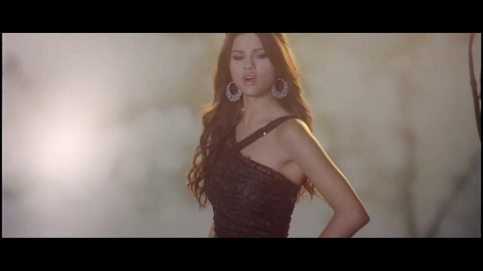 Selena Gomez & The Scene - Who Says 030