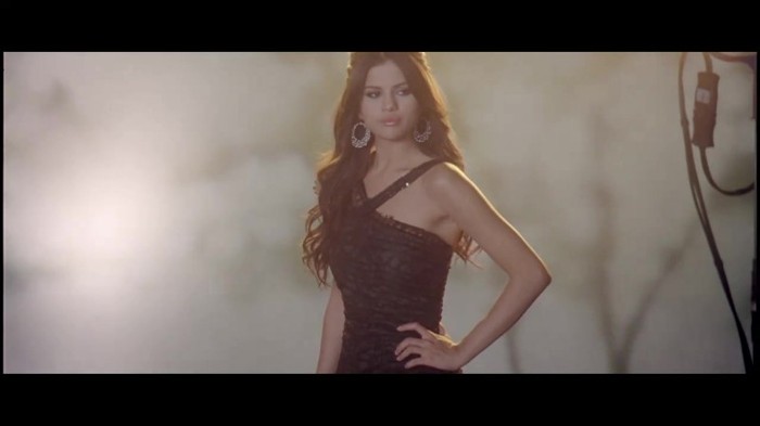 Selena Gomez & The Scene - Who Says 033