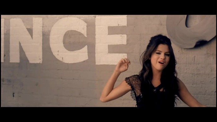 Selena Gomez & The Scene - Who Says 140