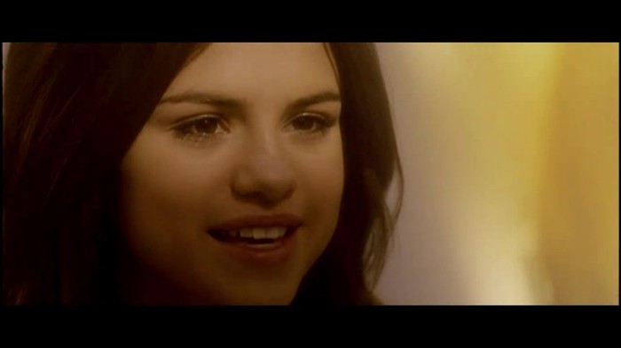 Selena Gomez & The Scene - Who Says 355