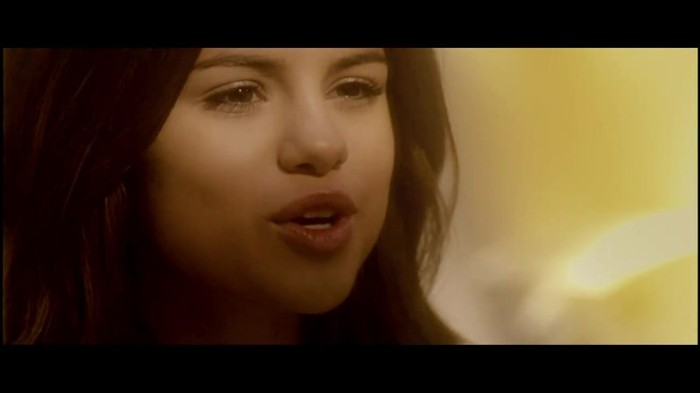 Selena Gomez & The Scene - Who Says 364