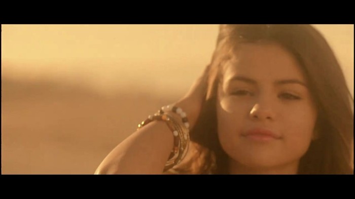 Selena Gomez & The Scene - Who Says 385