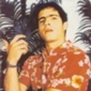 osvaldo-benavides-453452l-thumbnail_gallery - Osvaldo Benavides