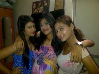 421315_10150604202104556_165475334555_8793608_1697428697_n - Sara Khan