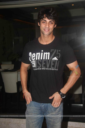 hyZP9 - KARAN WAHI
