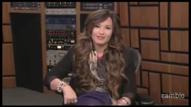 Live Chat w_ Demi Lovato 21 July 2011 Part 1 0040