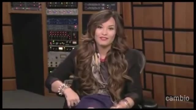 Live Chat w_ Demi Lovato 21 July 2011 Part 1 0041