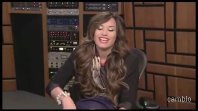 Live Chat w_ Demi Lovato 21 July 2011 Part 1 0044