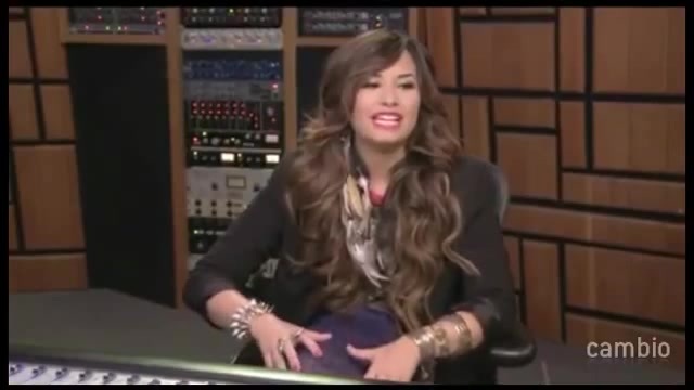 Live Chat w_ Demi Lovato 21 July 2011 Part 1 0534