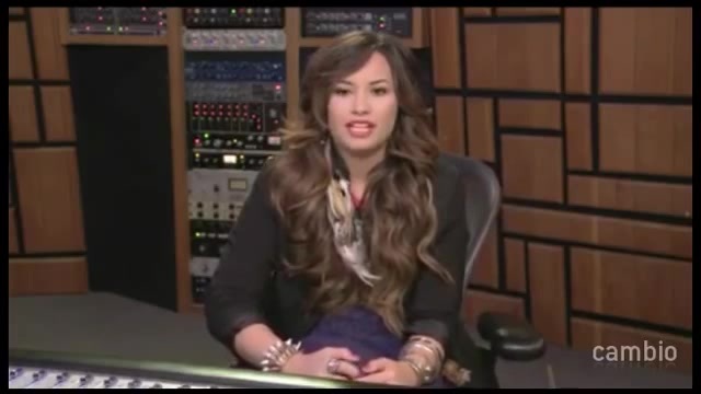 Live Chat w_ Demi Lovato 21 July 2011 Part 1 0606