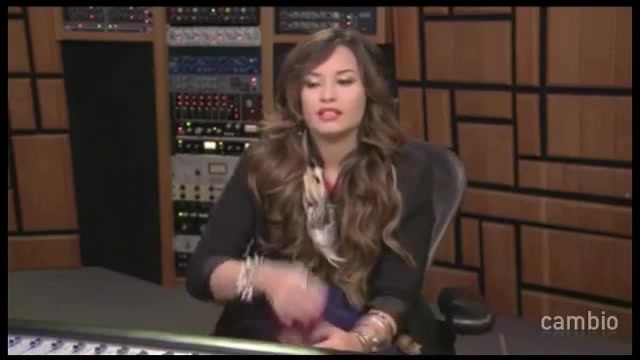 Live Chat w_ Demi Lovato 21 July 2011 Part 1 0610