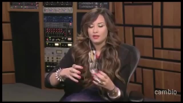 Live Chat w_ Demi Lovato 21 July 2011 Part 1 0401