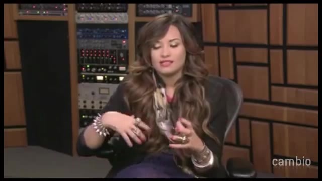 Live Chat w_ Demi Lovato 21 July 2011 Part 1 0406