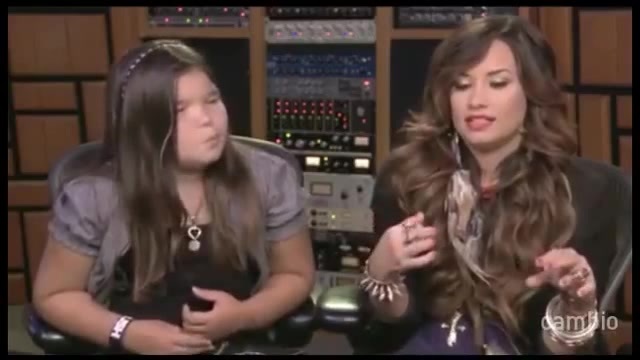 Live Chat w_ Demi Lovato 21 July 2011 Part 1 2400 Live Chat w_ Demi Lovato 21 July 2011 Part 1 2400