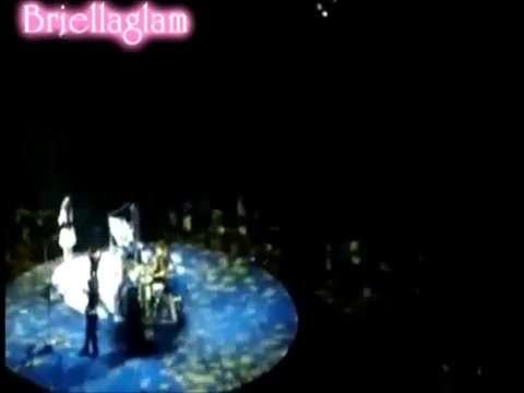 PROOF That Selena Gomez CAN Sing!!! 318