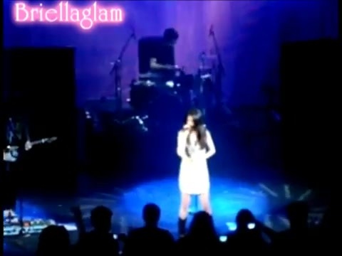 PROOF That Selena Gomez CAN Sing!!! 458