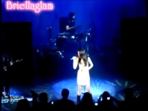 PROOF That Selena Gomez CAN Sing!!! 465