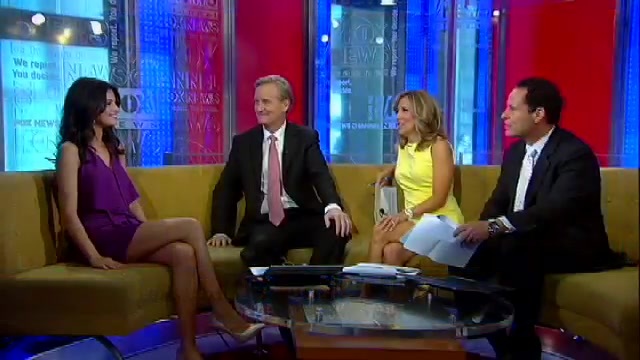 Selena Gomez Talks Bieber_ Growing Up 161