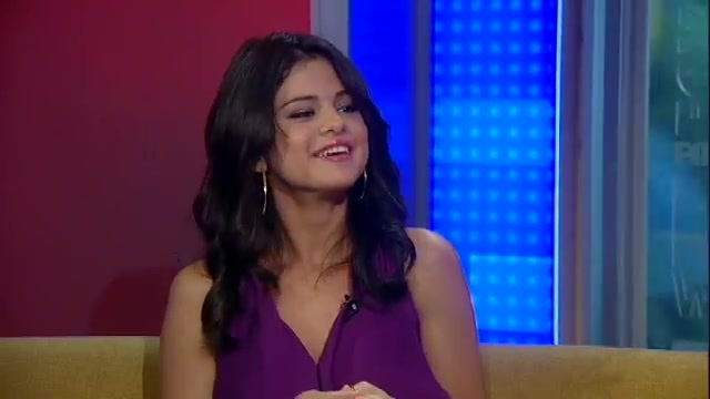 Selena Gomez Talks Bieber_ Growing Up 201